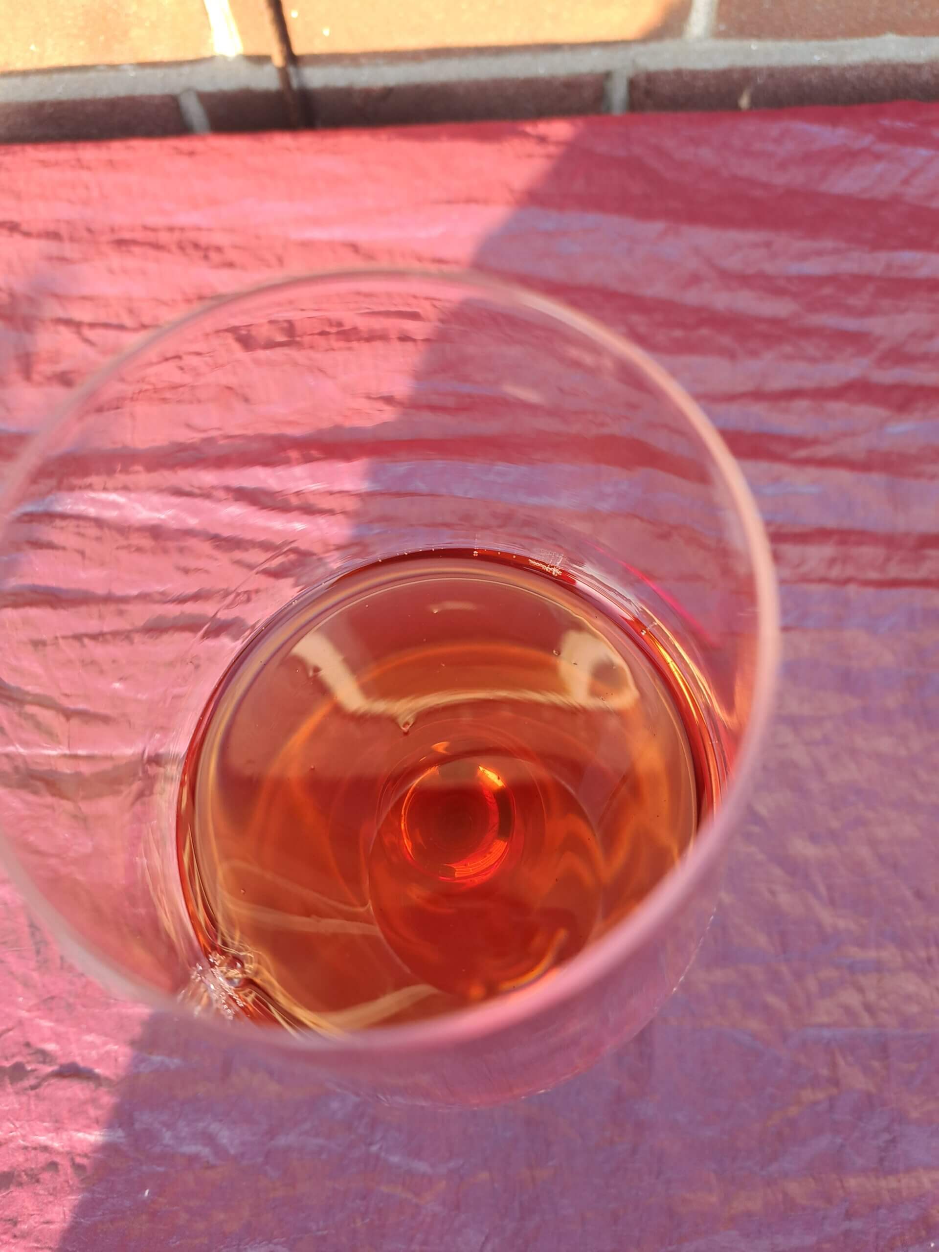 Mooie transparantie in de rose vd Tintore druif uit Campania