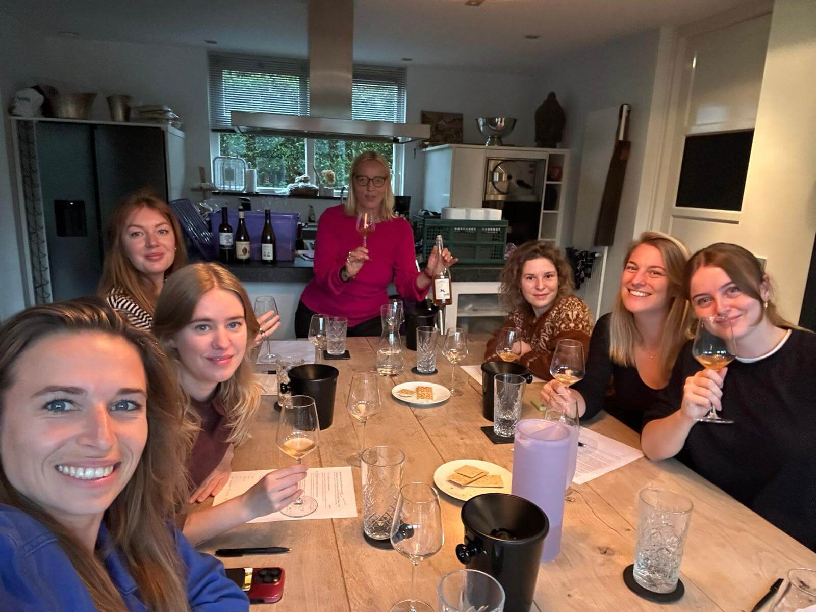 natuurwijnproeverij met vriendinnen
